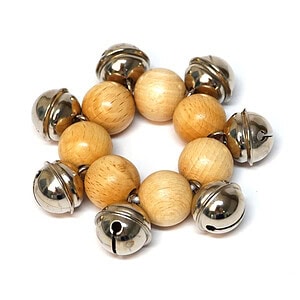 Armband 7 belletjes, blank hout, 9 x 2 cm