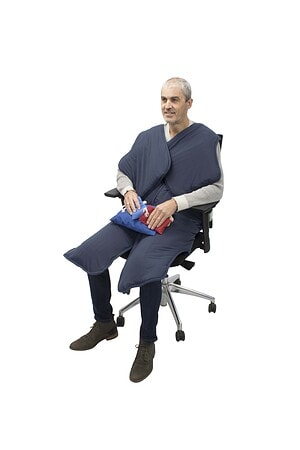 Rustdeken in kwal.1010 gewatteerd, licht verzwaarde zijstroken aan bovenbeen (extra lang +20cm),