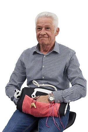 Belevingsmuff in de kleur zwart, wasbaar, met handvat