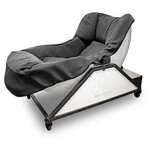 From € 5515 for € 4700: Snoezelstoel hoog 2021 (frame entry 60-85 cm) -ACTION-.