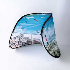 Snoezle tent aan zee