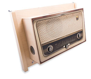 Radio plate with battery